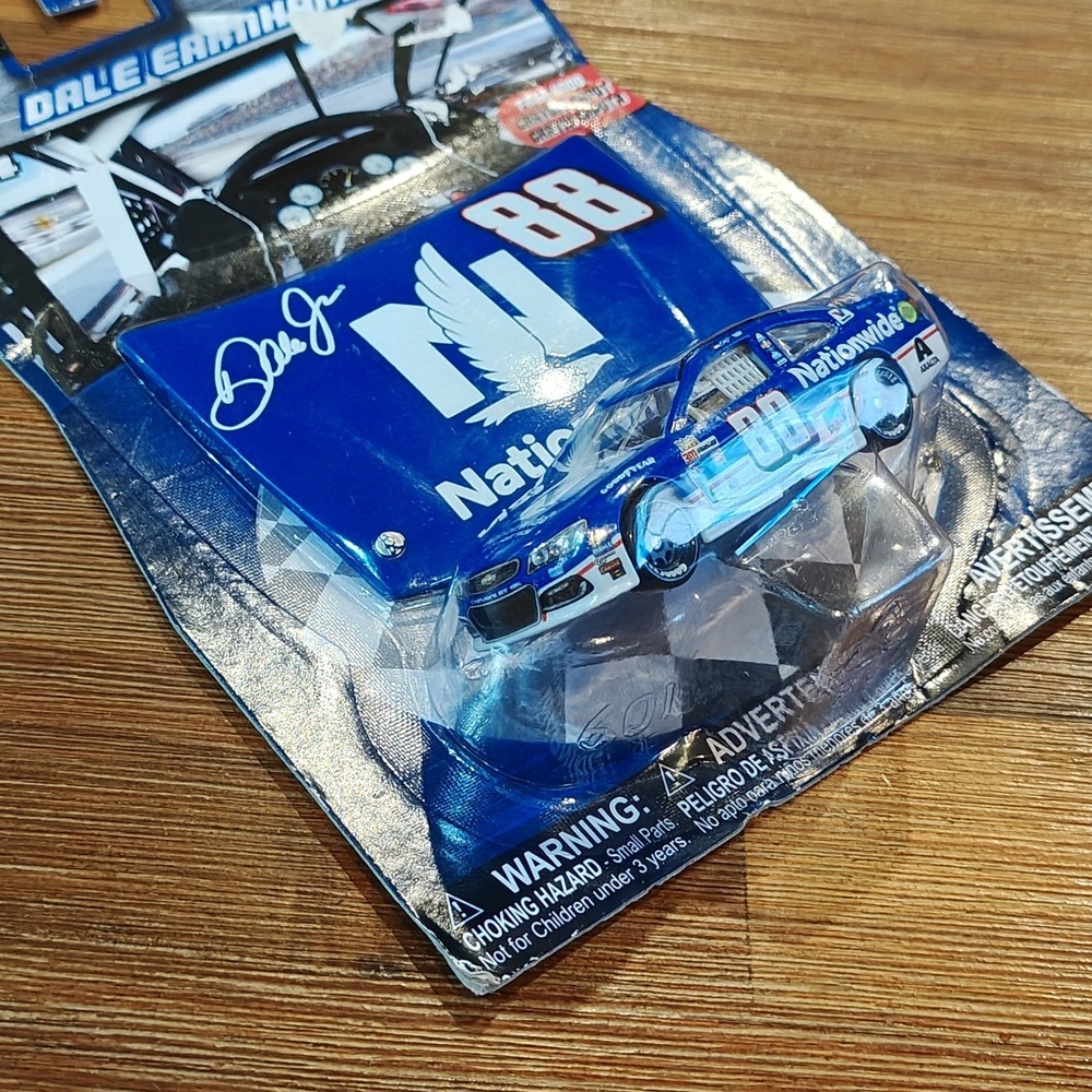 Dale Earnhardt Jr #88 Nationwide Throwback NASCAR Authentics 2017 Wave 8 1/64 - Picture 3 of 4
